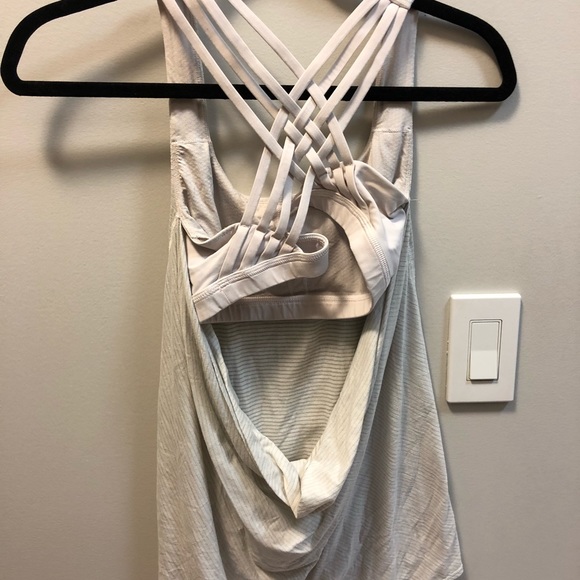 EUC lululemon white and pink tank top - Picture 2 of 3